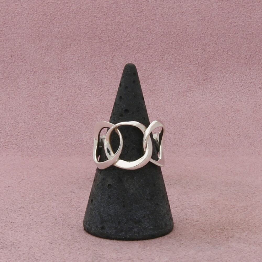 sterling silver linked circles ring size 7